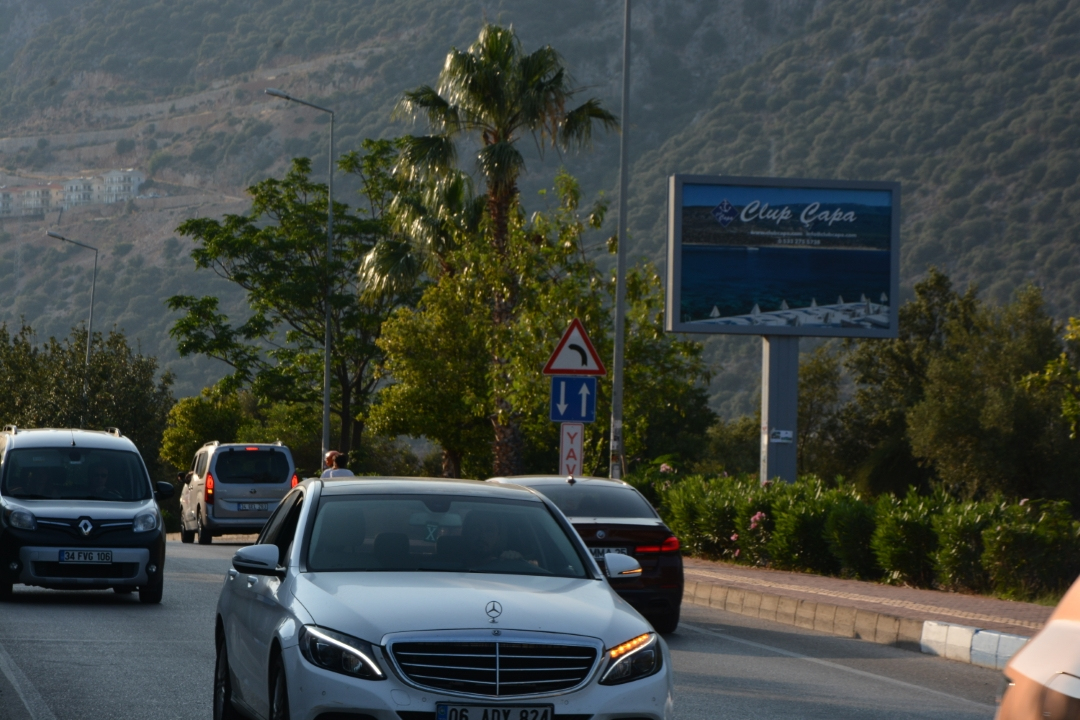 Finike Reklam Alanı 1